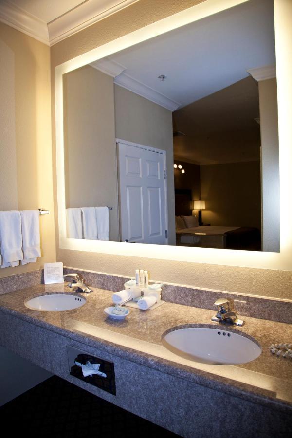 One-Bedroom King Suite - Non-Smoking at TownePlace Suites by Marriott San Pablo