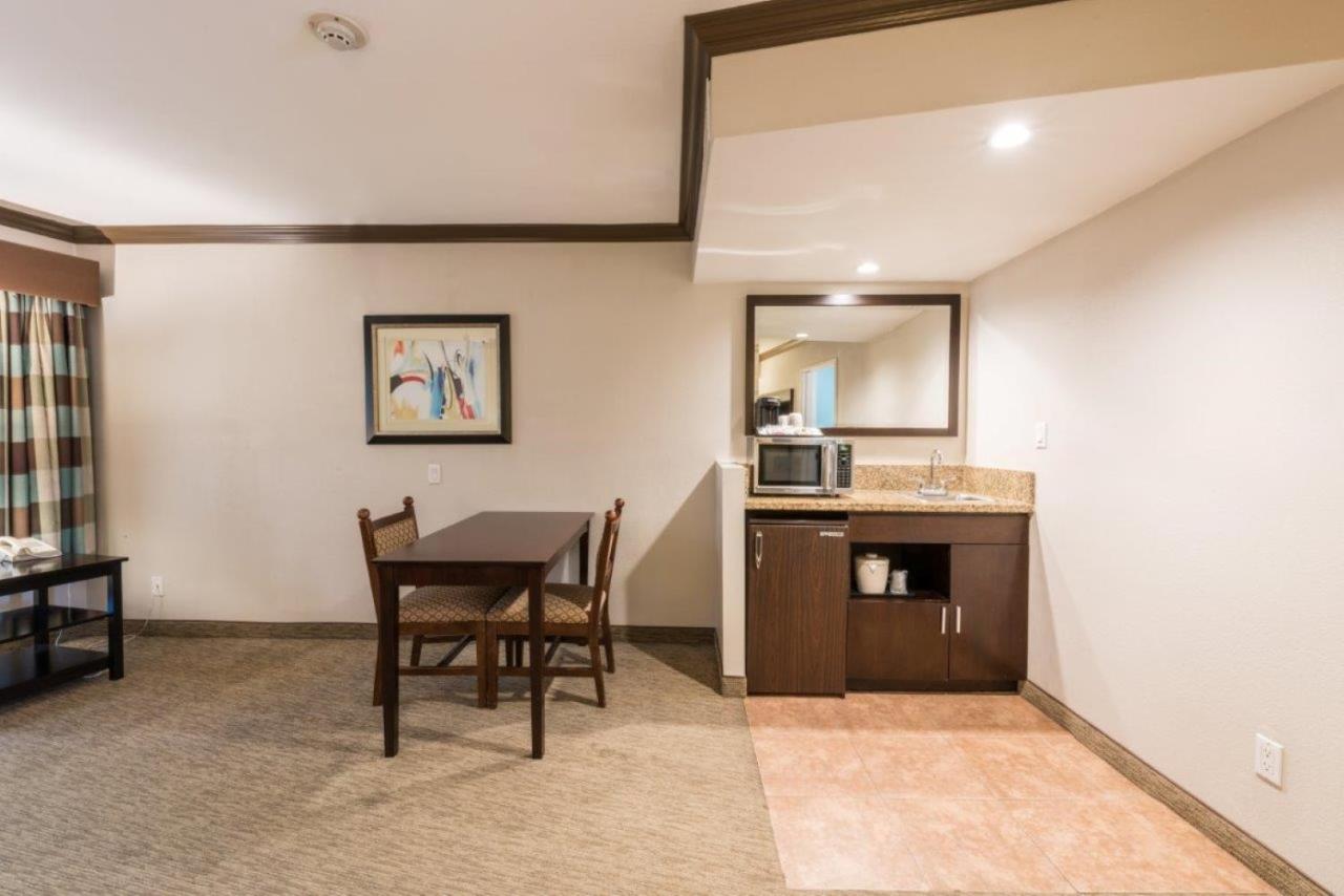 Deluxe Single Room at Vanllee Hotel and Suites