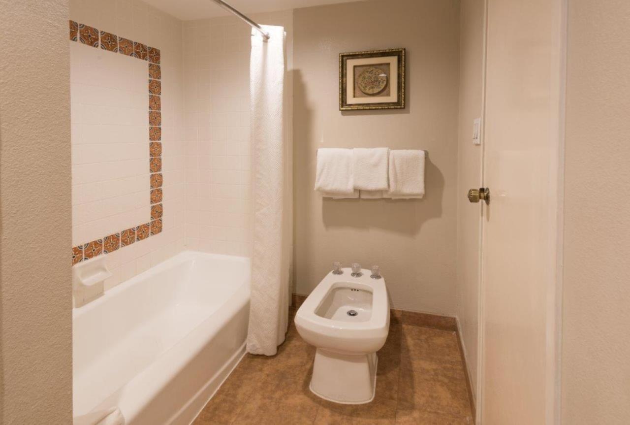 Deluxe Single Room at Vanllee Hotel and Suites