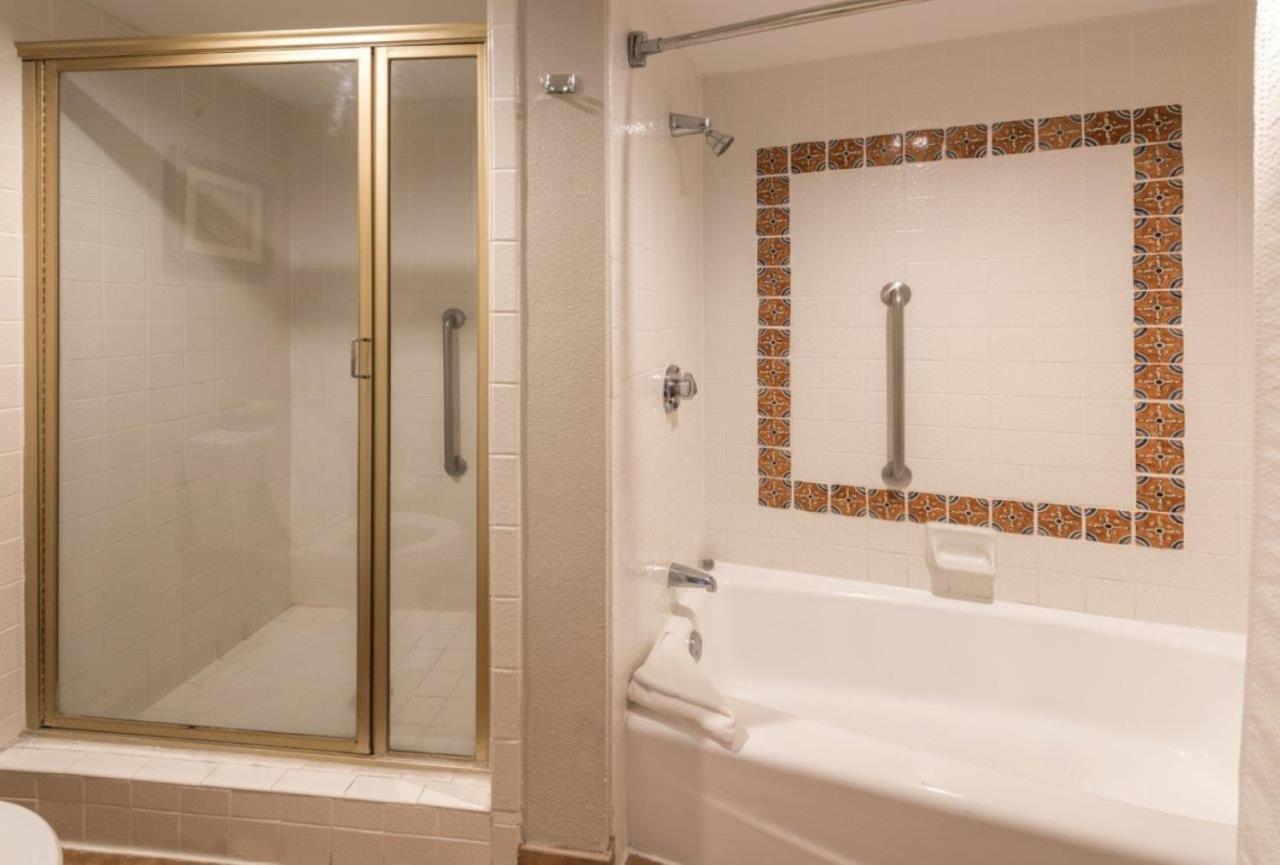 Deluxe Single Room at Vanllee Hotel and Suites