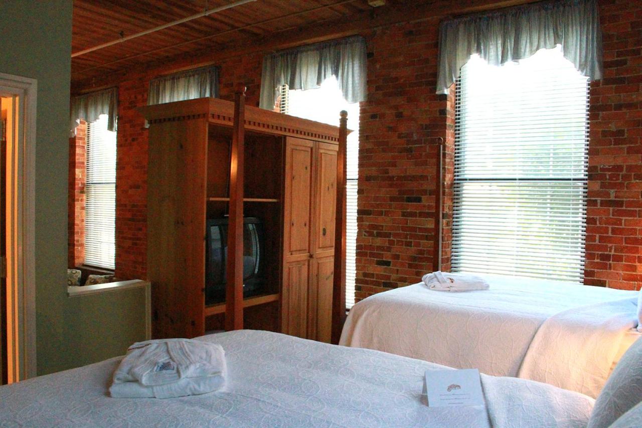 Superior studio suite with queen bed - non smoking at The Historic Brookstown Inn, Trademark Collection by Wyndham