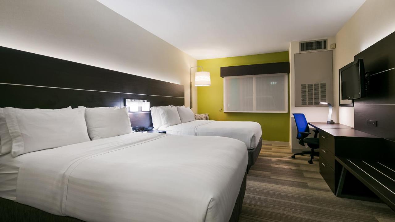  | Holiday Inn Express & Suites Everett