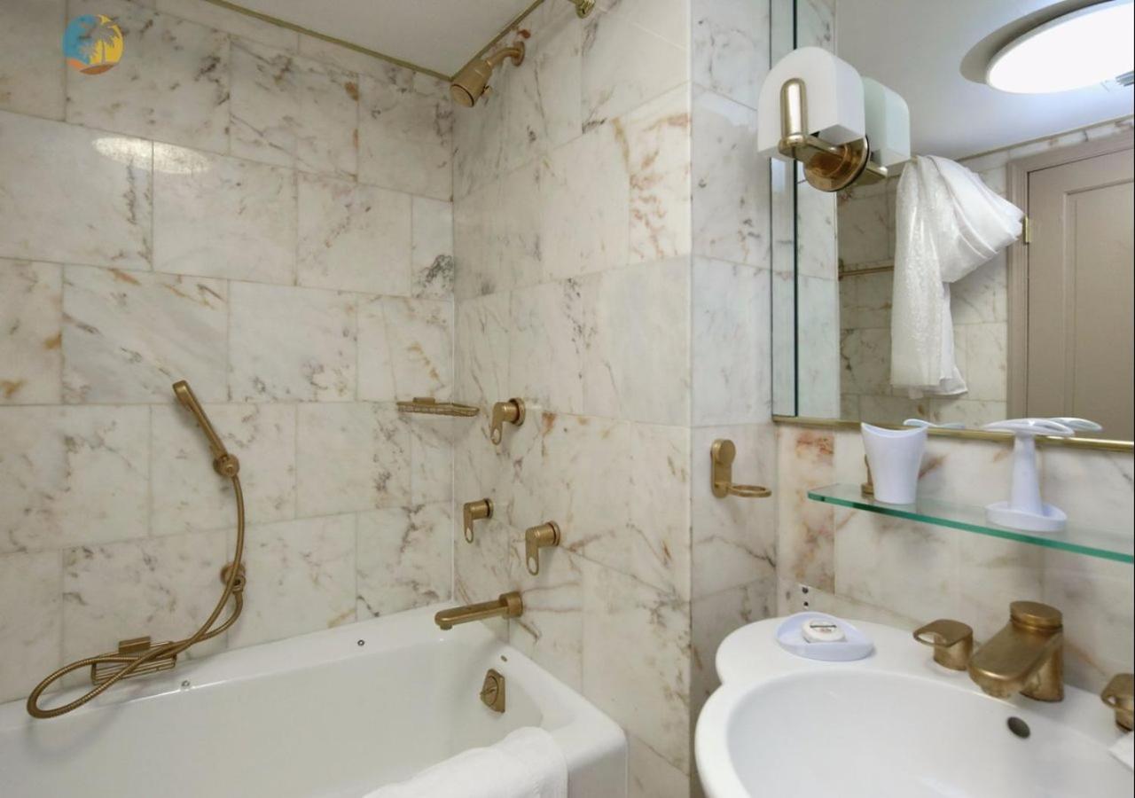 Luxury Beach Resort - HORA RENTALS