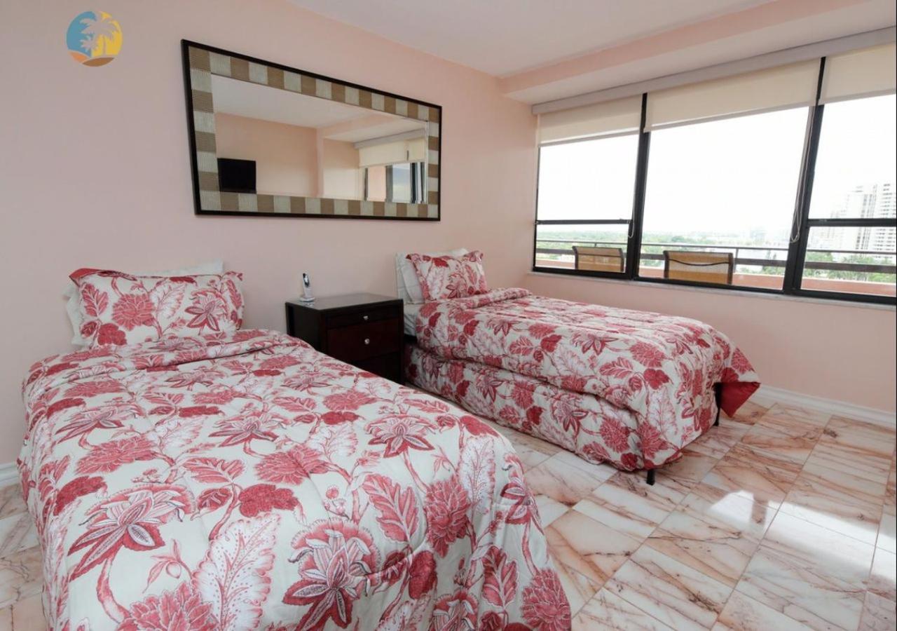 Luxury Beach Resort - HORA RENTALS