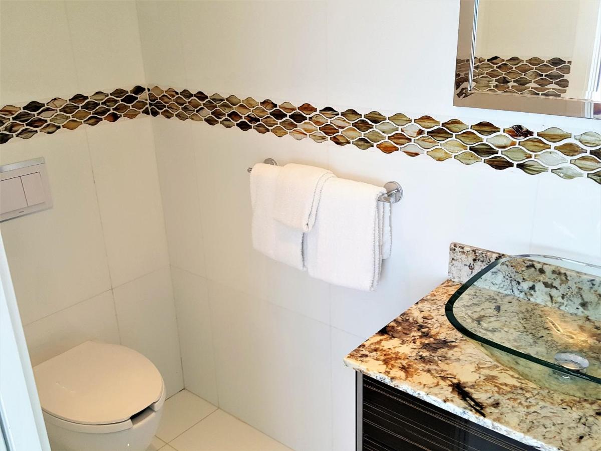 Luxury Beach Resort - HORA RENTALS