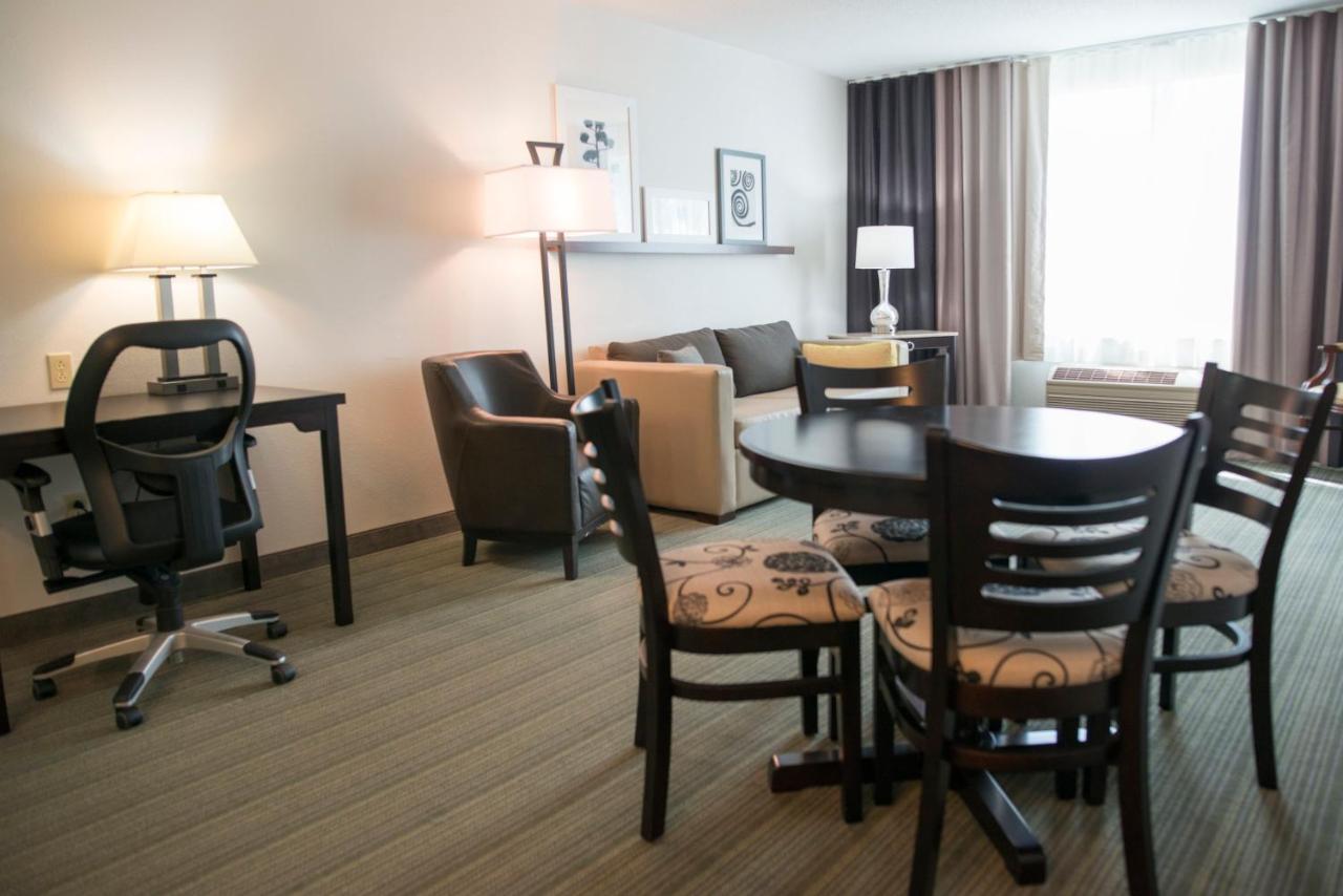 One-Bedroom Queen Suite with Sofa Bed at Country Inn & Suites by Radisson, Effingham, IL
