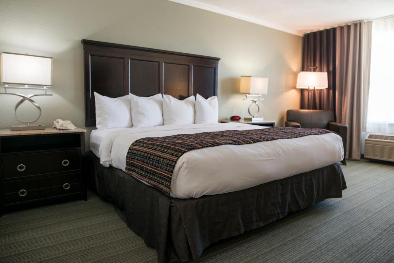 King Room - Disability Access/Non-Smoking at Country Inn & Suites by Radisson, Effingham, IL