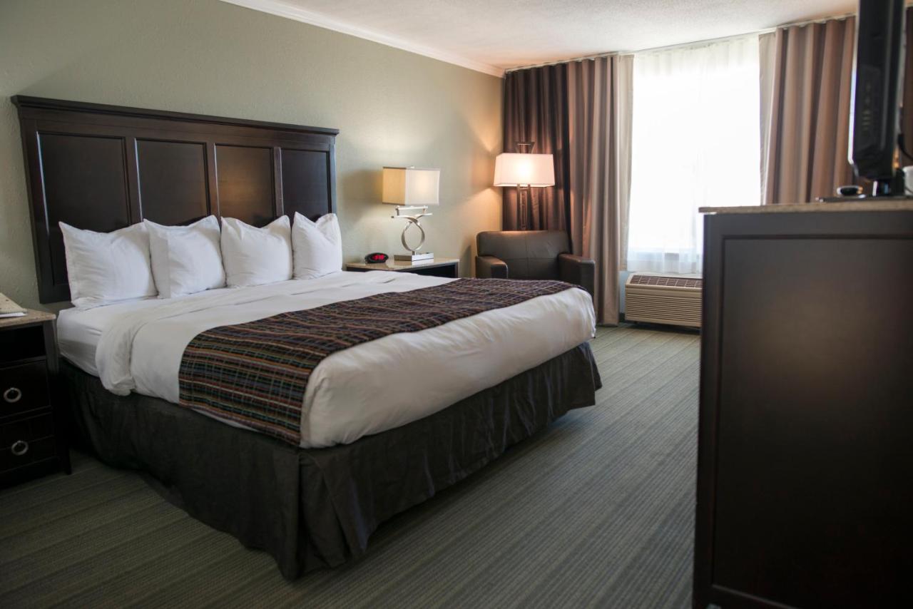 King Room - Disability Access/Non-Smoking at Country Inn & Suites by Radisson, Effingham, IL