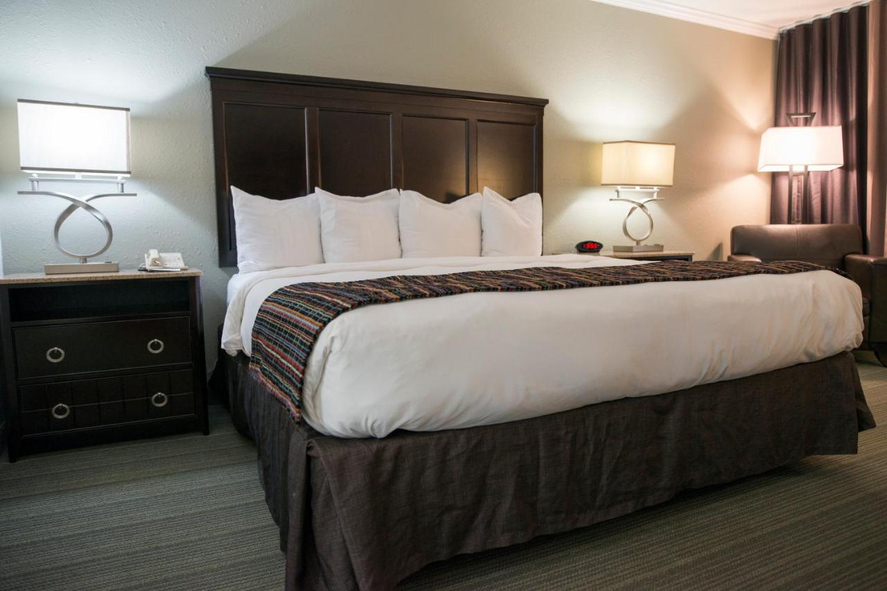 King Room - Disability Access/Non-Smoking at Country Inn & Suites by Radisson, Effingham, IL