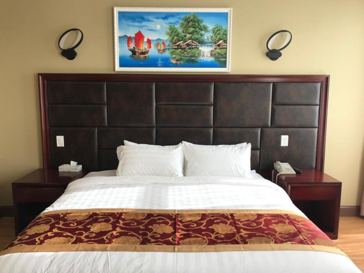 King Room at Queens Hotel