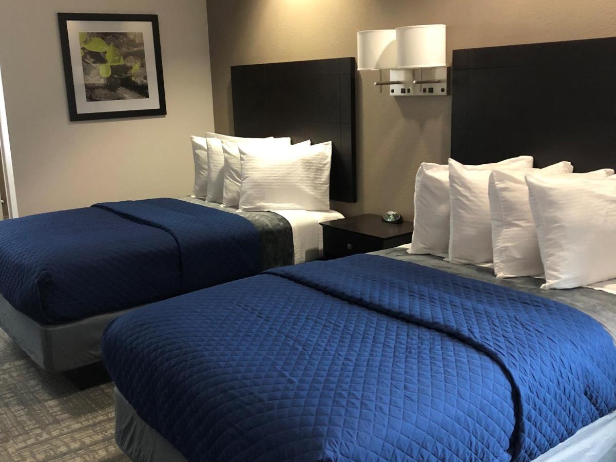 Double Suite with Sofa at Executive Inn & Suites Joaquin