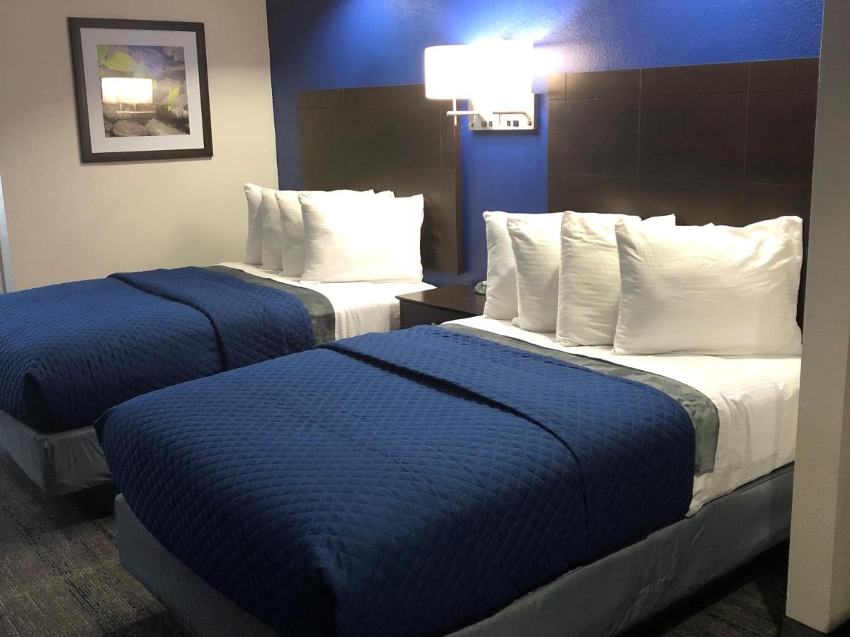 Double Suite with Sofa at Executive Inn & Suites Joaquin