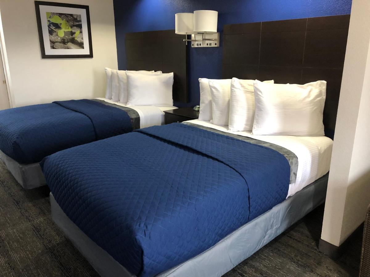 Double Suite with Sofa at Executive Inn & Suites Joaquin