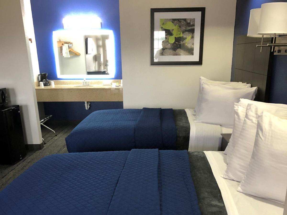 Double Suite with Sofa at Executive Inn & Suites Joaquin