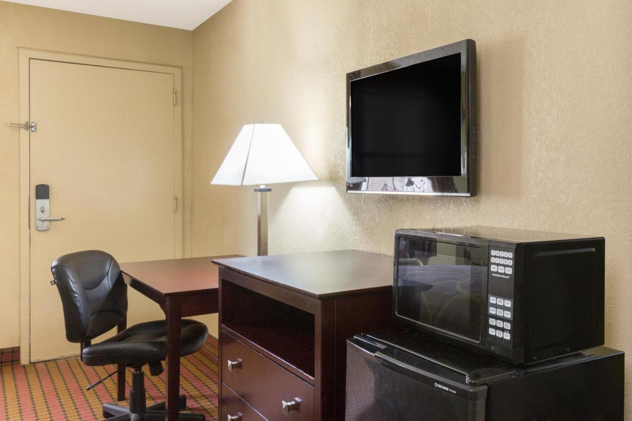 Double Room with Two Double Beds - Non-Smoking at Super 8 by Wyndham Ruston