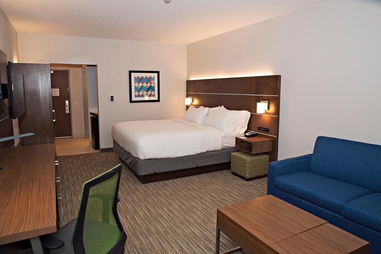 Suite - Non-Smoking at Holiday Inn Express & Suites Rantoul by IHG