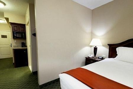Queen Room - Non-Smoking at Holiday Inn Express Hotel & Suites Cape Girardeau I-55 by IHG