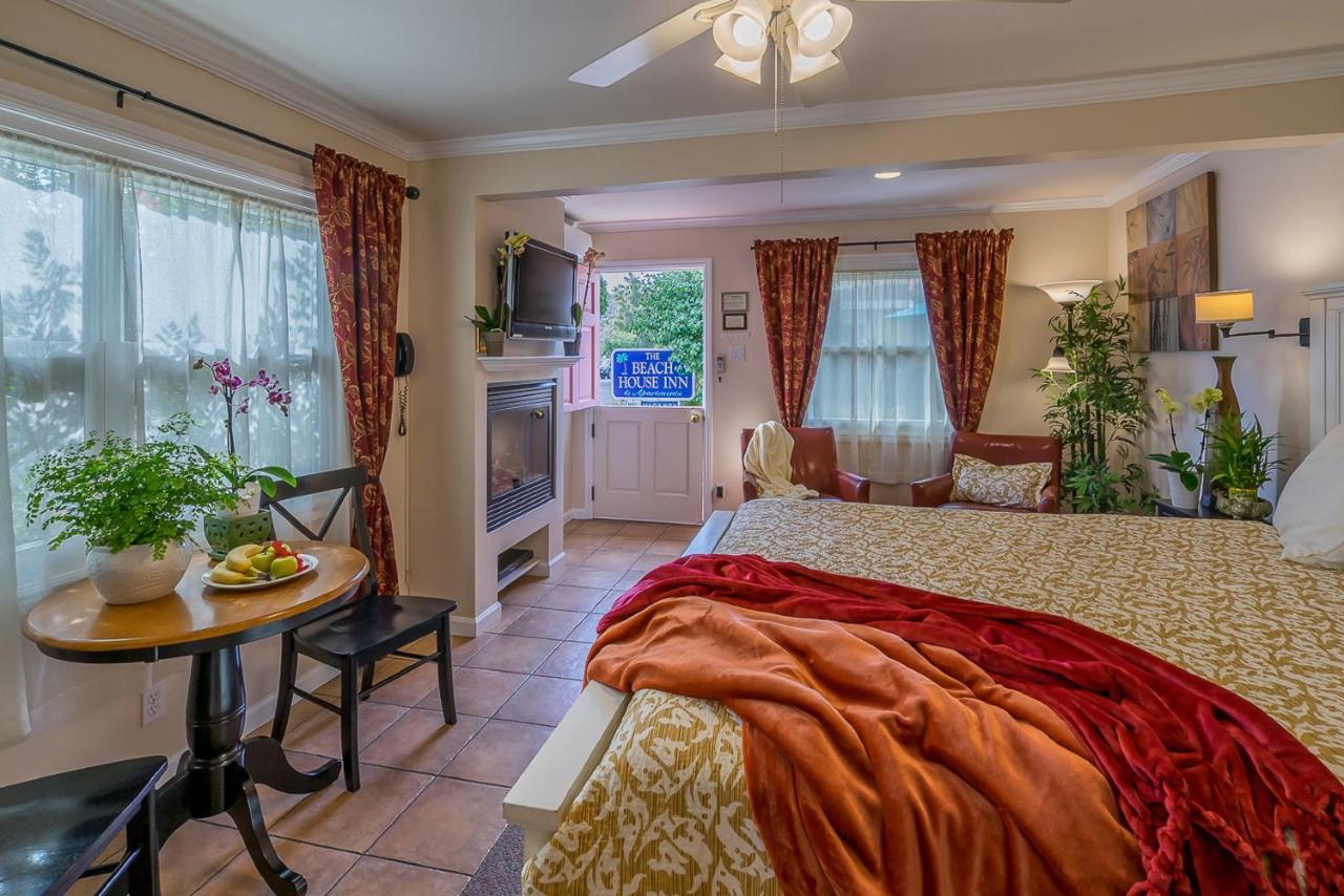 Queen Room at Beach House Inn