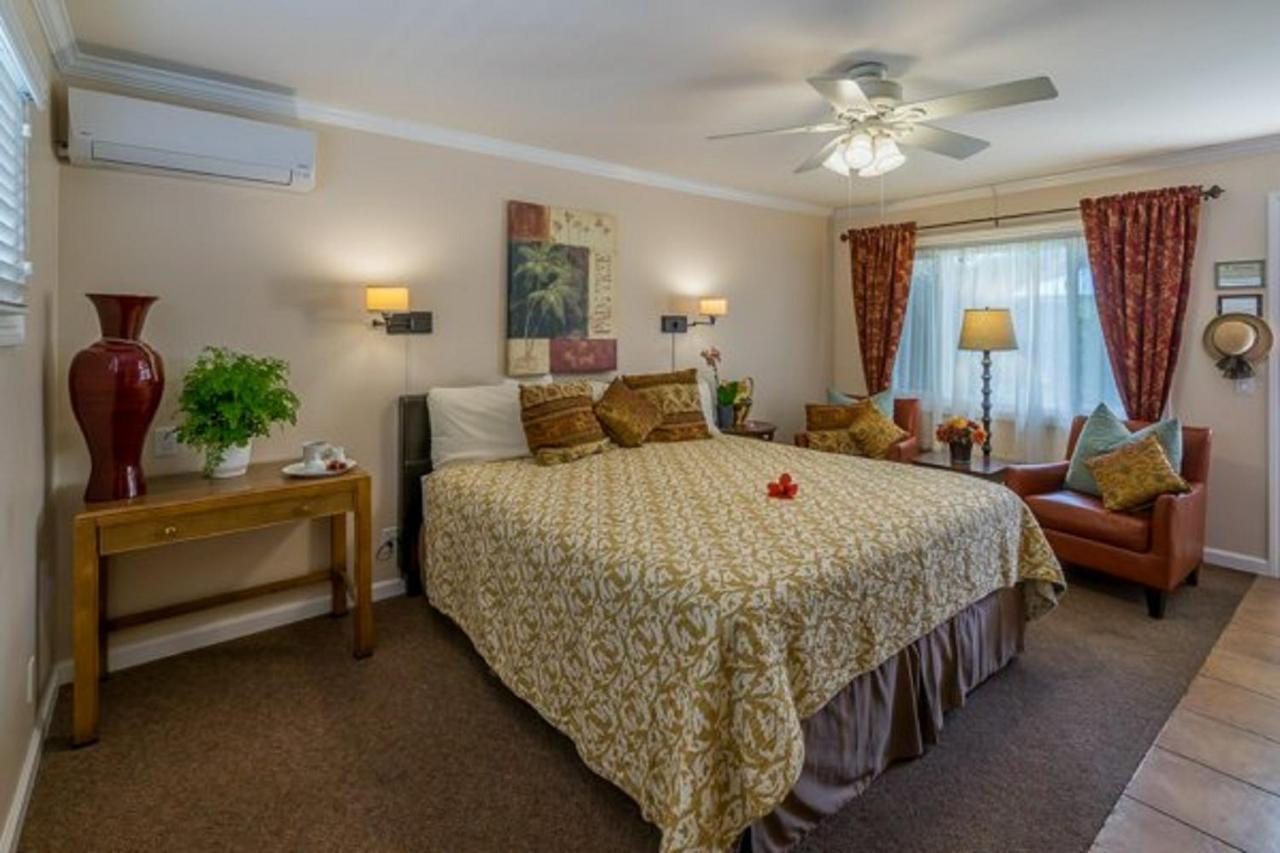 | Beach House Inn