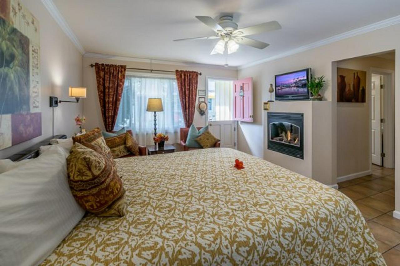 Family Room - One King and Two Twins at Beach House Inn