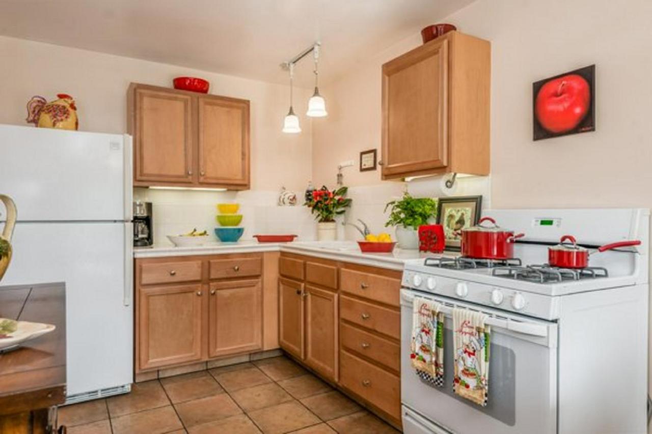 Deluxe One Bedroom Suite at Beach House Inn
