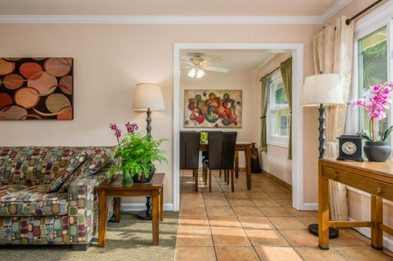 Deluxe One Bedroom Suite at Beach House Inn