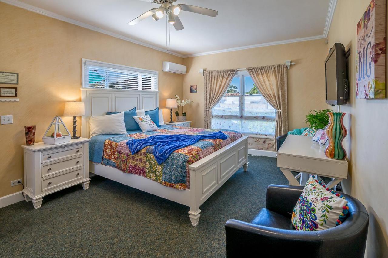 | Beach House Inn