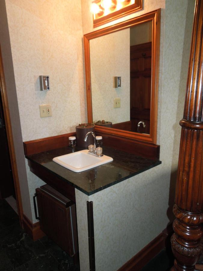Classic Suite at Mirror Lake Inn Resort & Spa