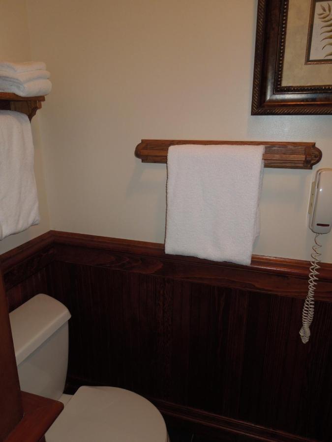 Great Range - King Room at Mirror Lake Inn Resort & Spa