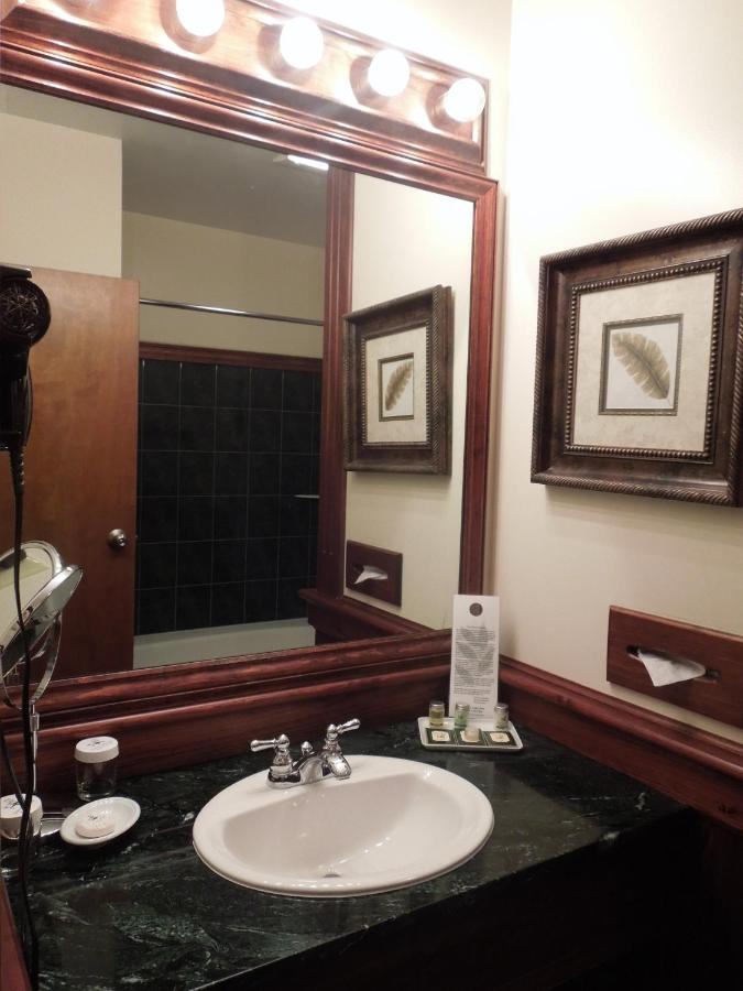 Classic Suite at Mirror Lake Inn Resort & Spa