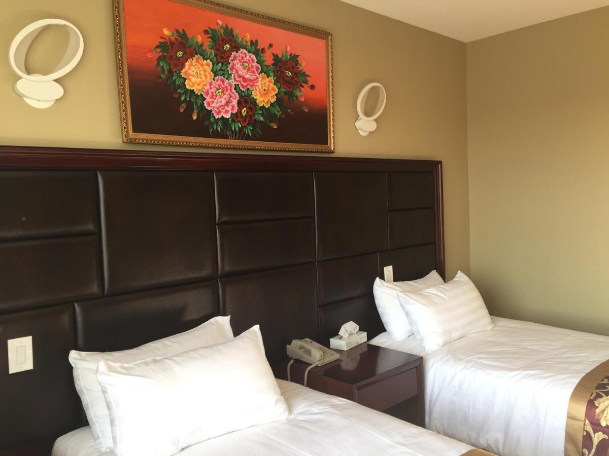 Double Room at Queens Hotel