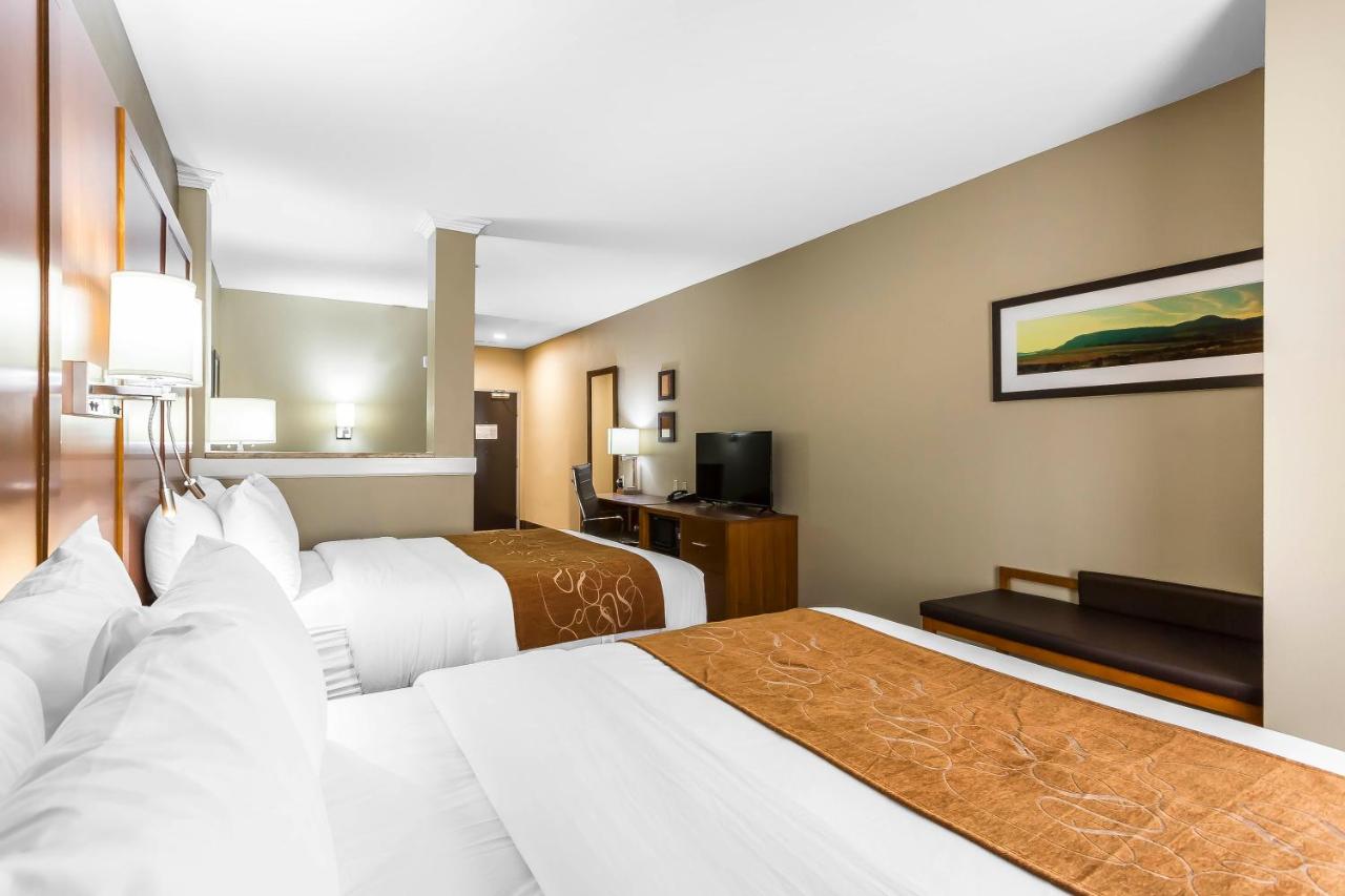 Queen Suite with Two Queen Beds at Comfort Suites University