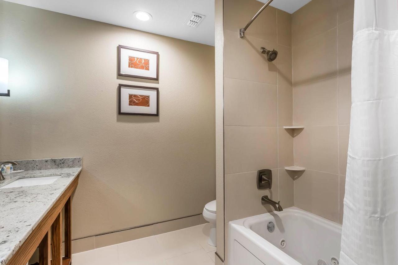 Queen Suite with Two Queen Beds at Comfort Suites University