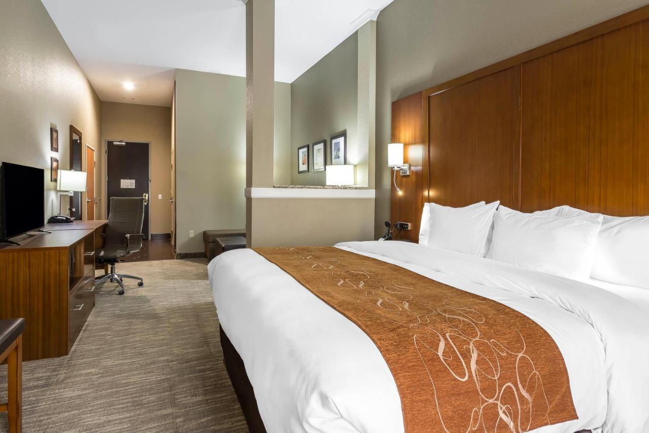 King Suite - Non-Smoking at Comfort Suites University
