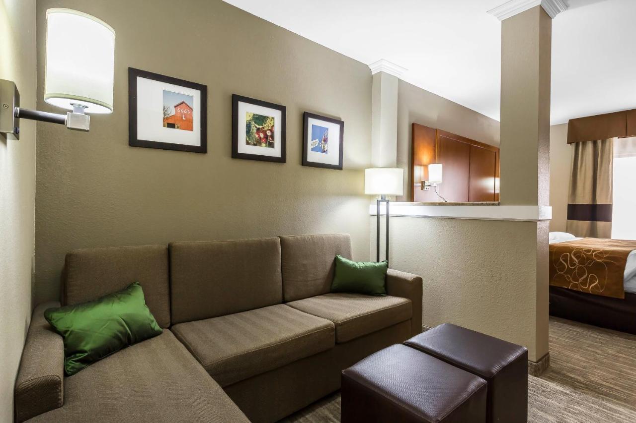 King Suite - Non-Smoking at Comfort Suites University
