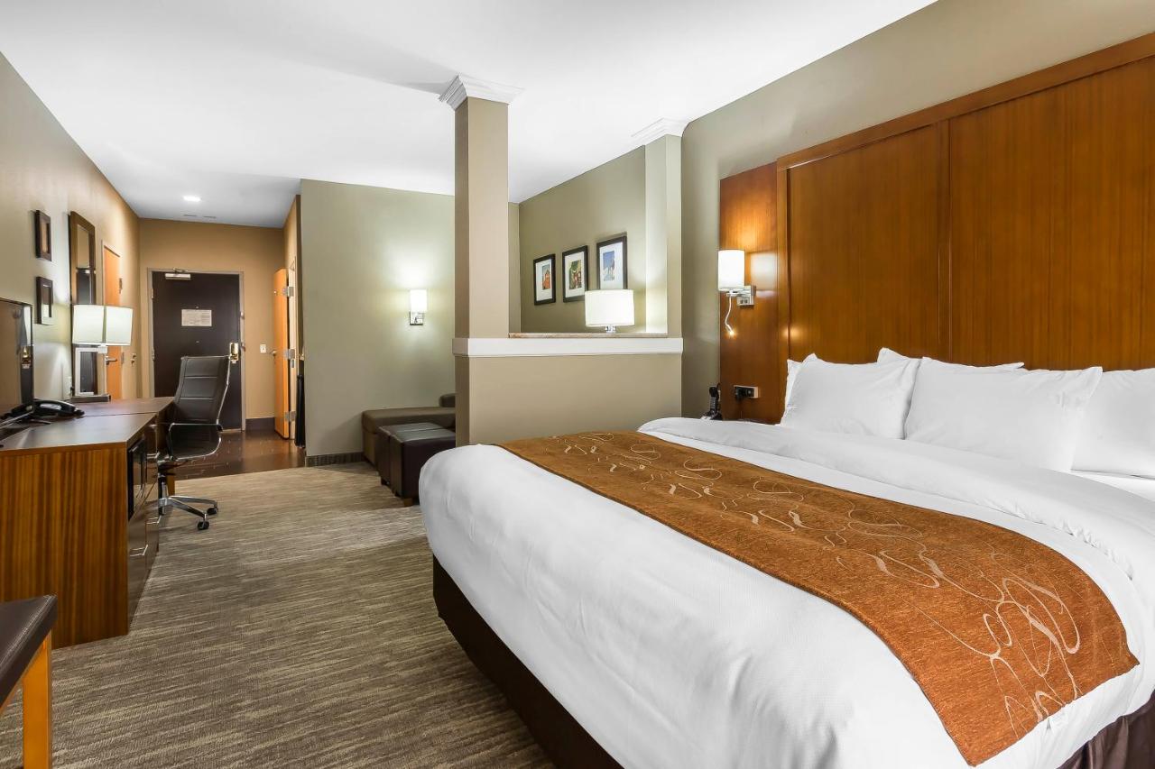 King Suite - Non-Smoking at Comfort Suites University