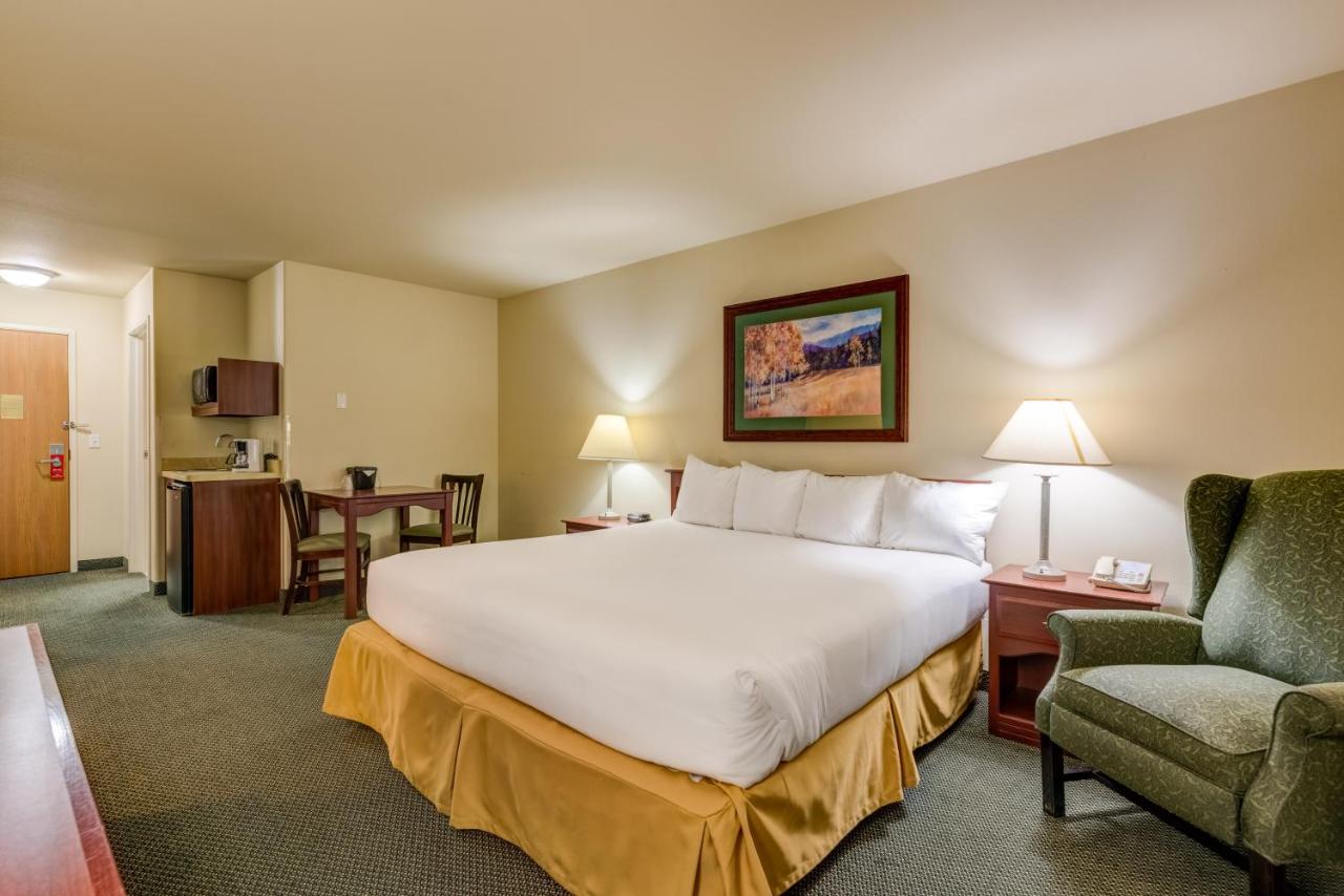 King Suite - Non-Smoking at Grand River Hotel