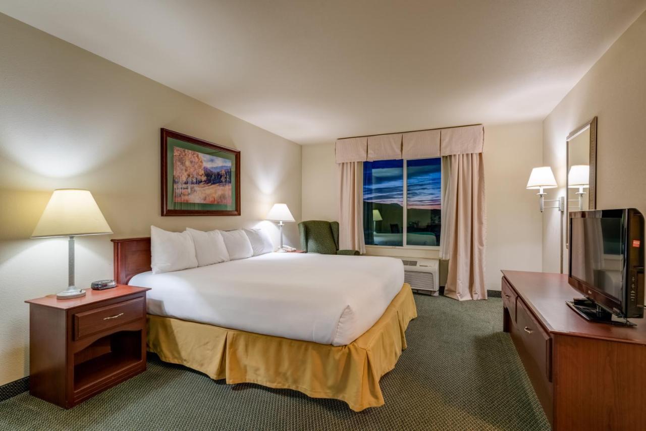 King Suite - Non-Smoking at Grand River Hotel