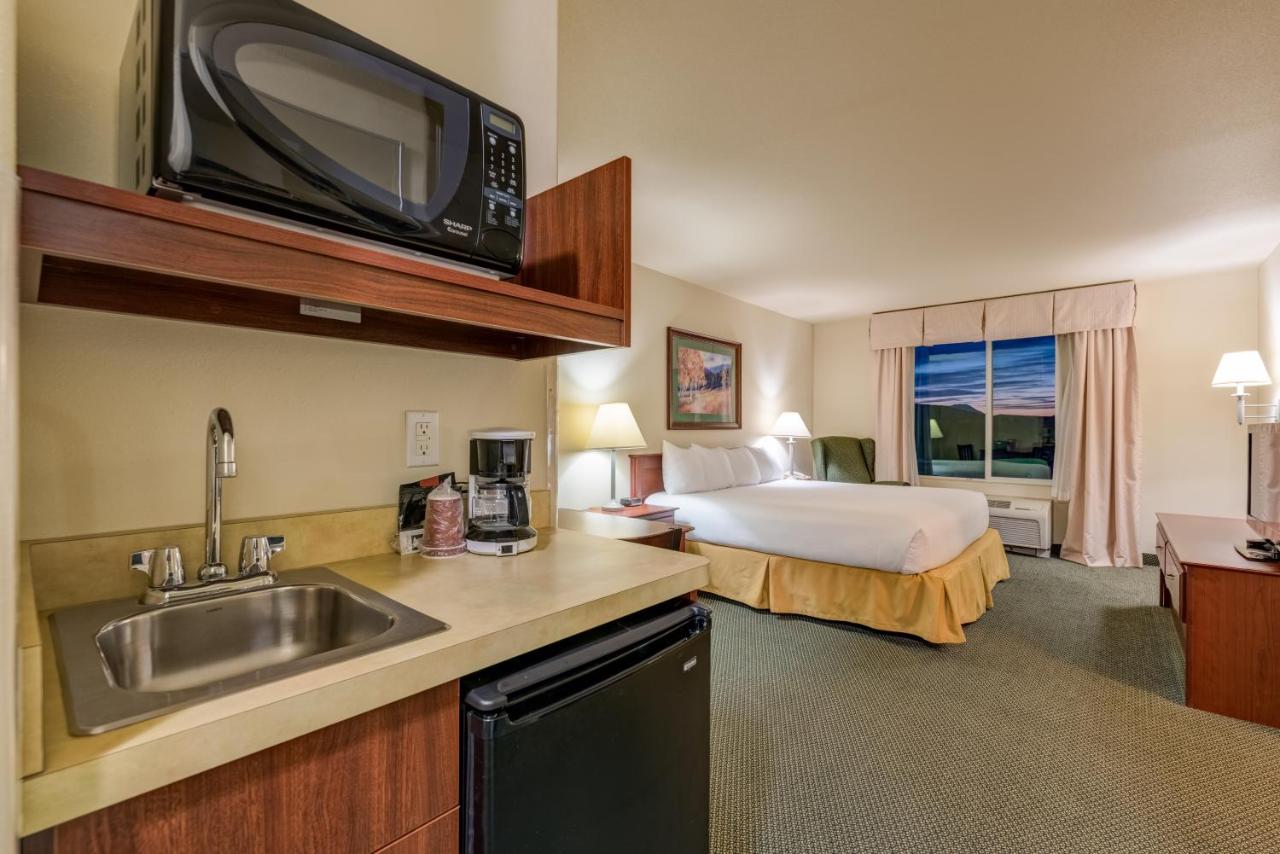 King Suite - Non-Smoking at Grand River Hotel