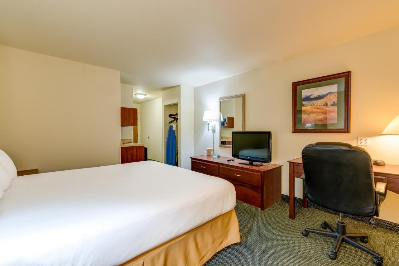 King Suite - Non-Smoking at Grand River Hotel