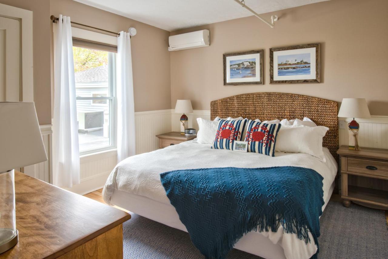 Inn King Suite with Pullout Sofa - Max 5 Guests at Nonantum Resort