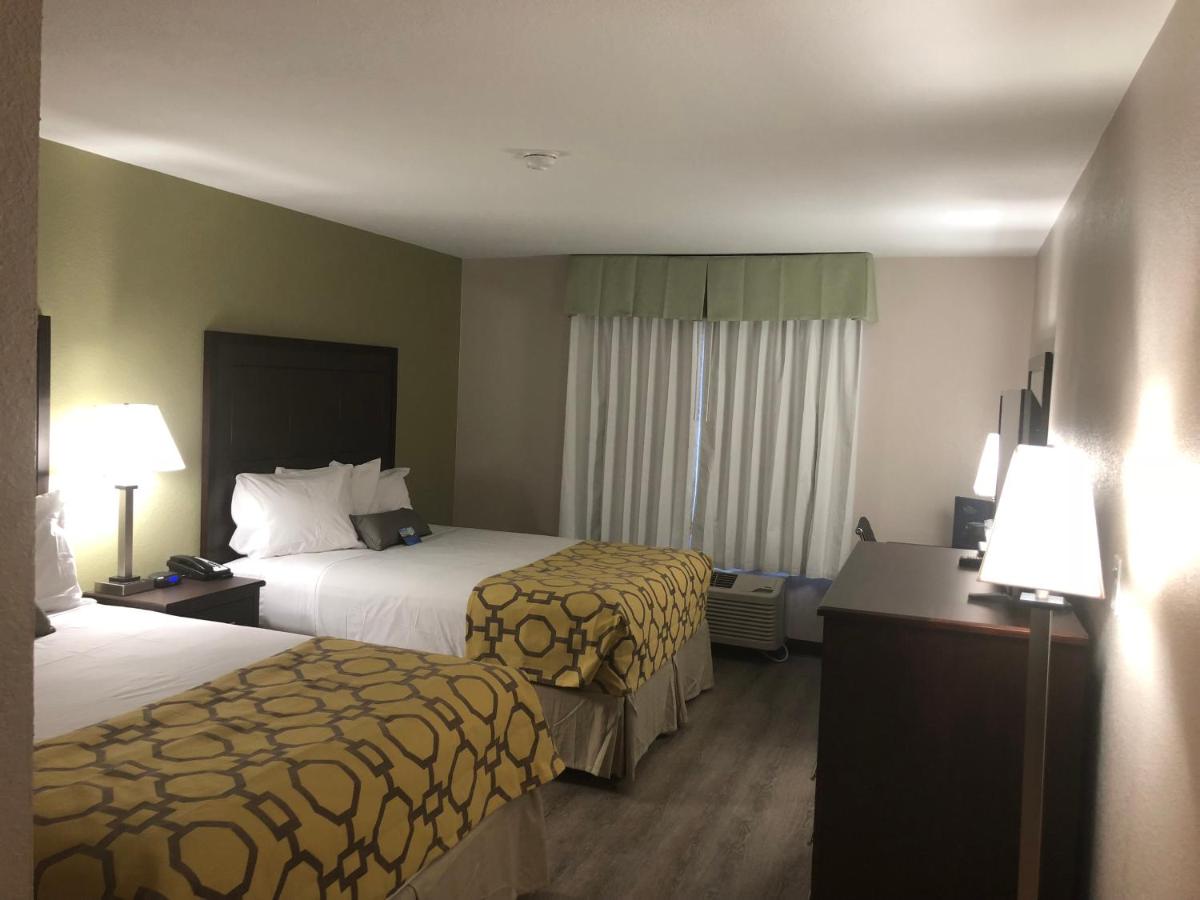 Queen Room with Two Queen Beds - Non-Smoking at Baymont by Wyndham Phoenix I-10 near 51st Ave