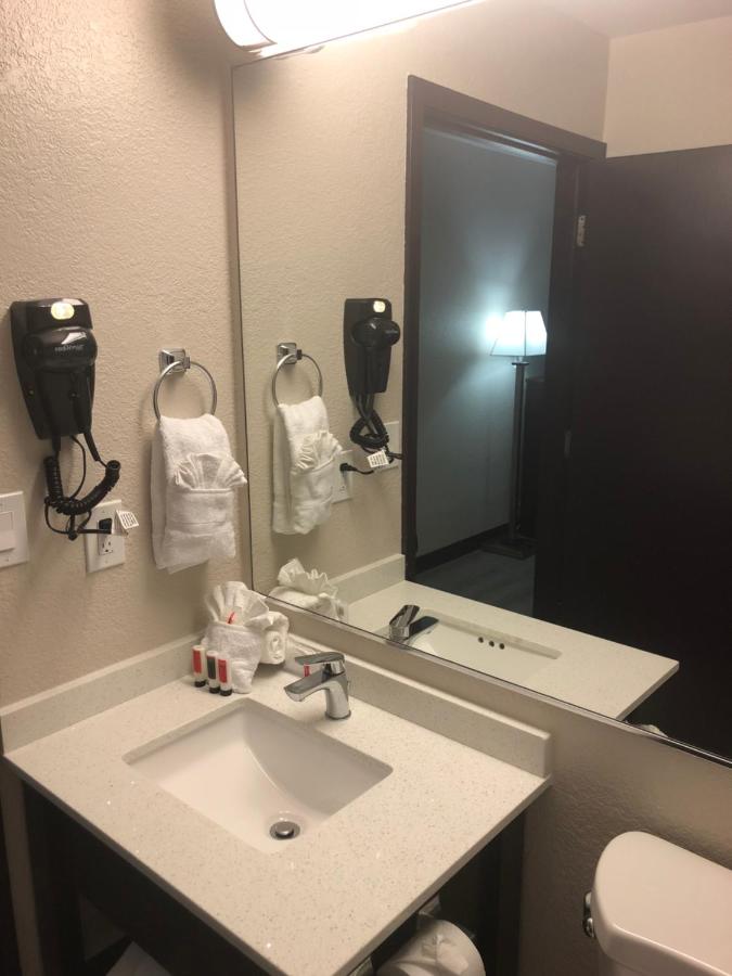 King Room - Non-Smoking at Baymont by Wyndham Phoenix I-10 near 51st Ave