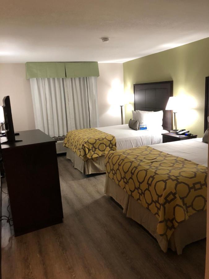 Queen Room with Two Queen Beds - Non-Smoking at Baymont by Wyndham Phoenix I-10 near 51st Ave
