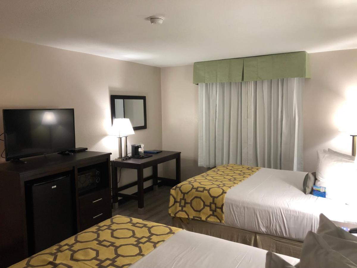 Queen Room with Two Queen Beds - Non-Smoking at Baymont by Wyndham Phoenix I-10 near 51st Ave