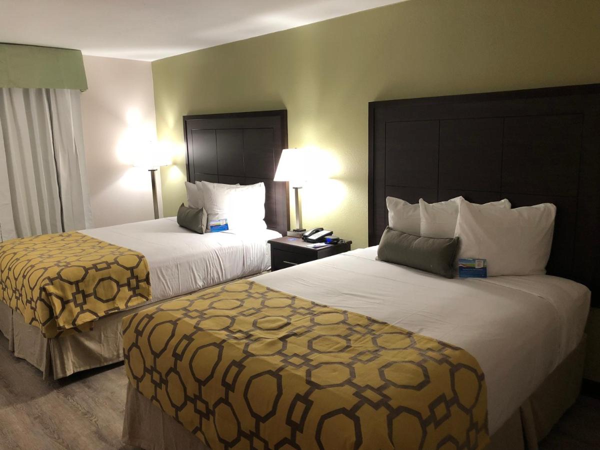 Queen Room with Two Queen Beds - Non-Smoking at Baymont by Wyndham Phoenix I-10 near 51st Ave