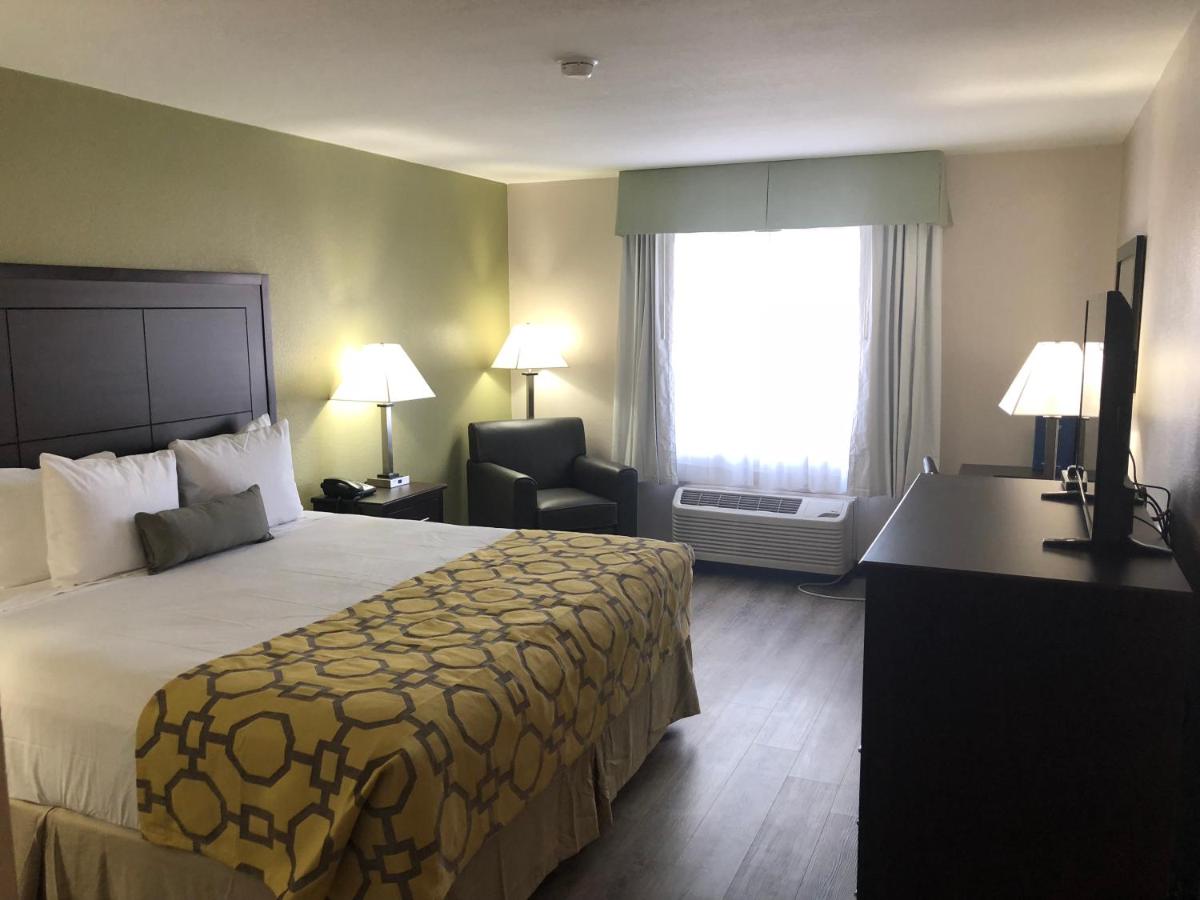King Room - Non-Smoking at Baymont by Wyndham Phoenix I-10 near 51st Ave
