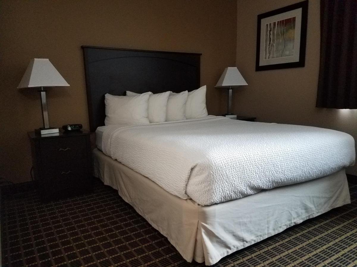 Queen Room - Non-Smoking at Americas Best Value Inn & Suites Bismarck