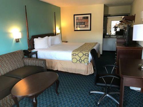 Business King Room - Non-Smoking at Baymont Inn & Suites Florence by Wyndham