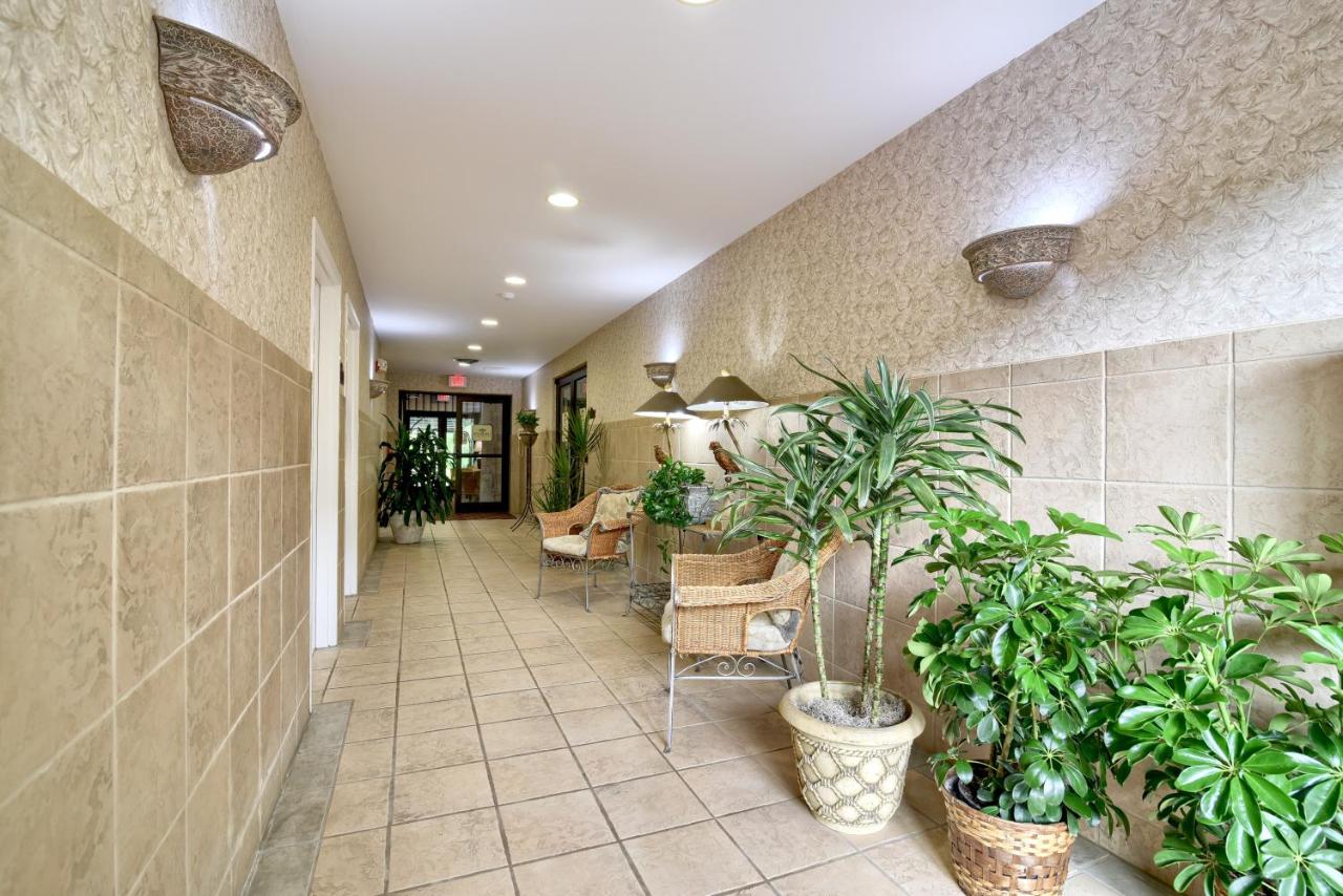Romantic Getaway Package at Roosevelt Inn and Suites Saratoga Springs